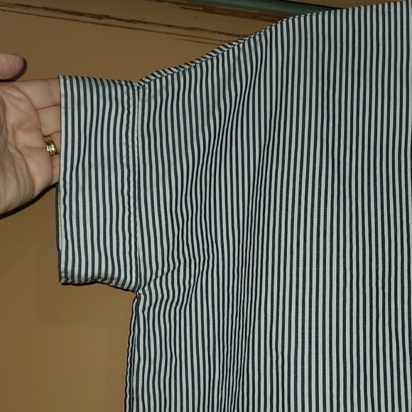 Everlane Striped Navy and White Women's Button Down Shirt - Picture 4 of 5